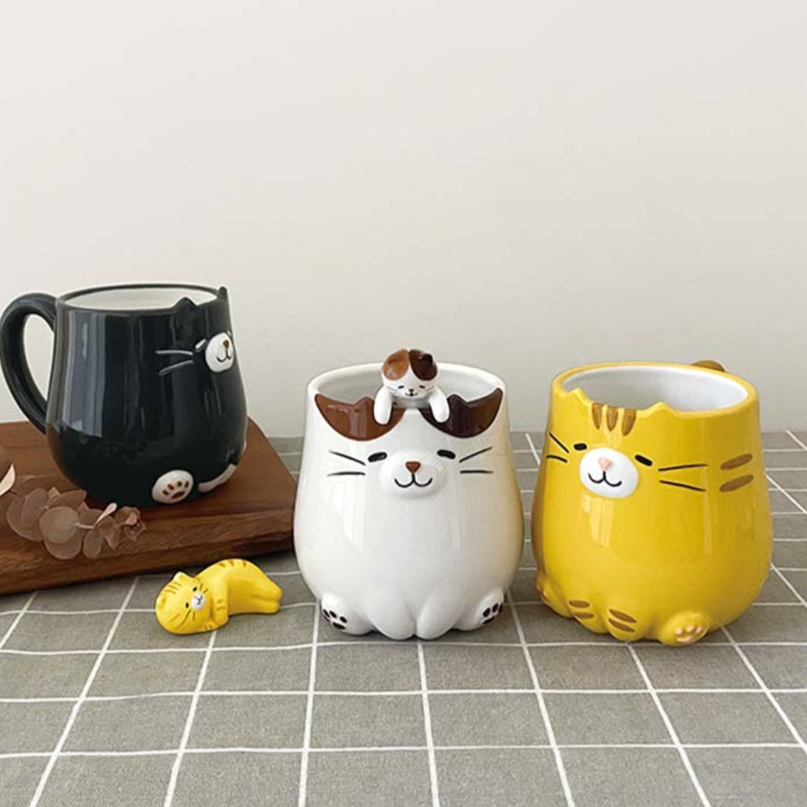 Nekochill おすわりねこマグ & しっぽねこスプーン みけ - スマートギフト