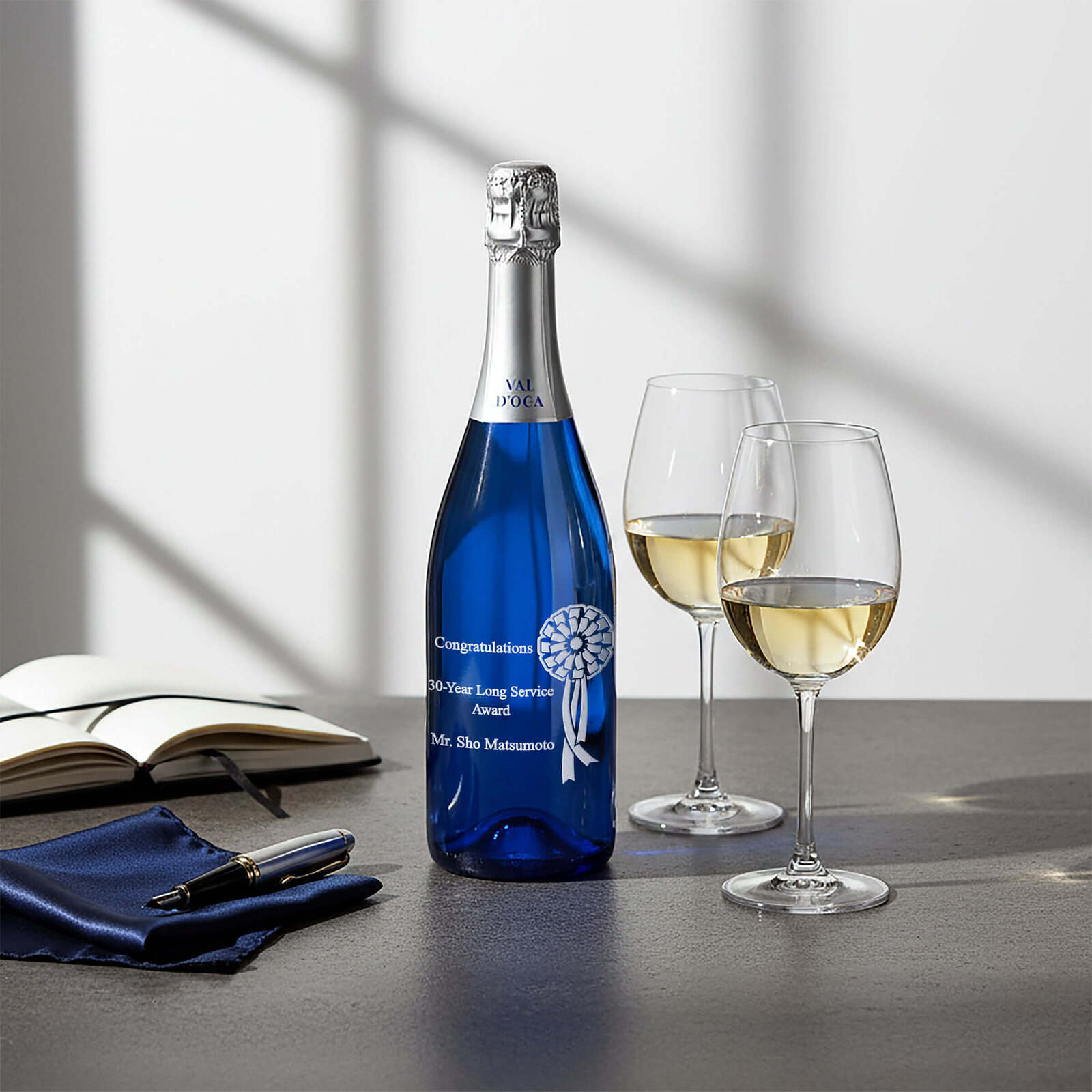 ワインボトルのトロフィー