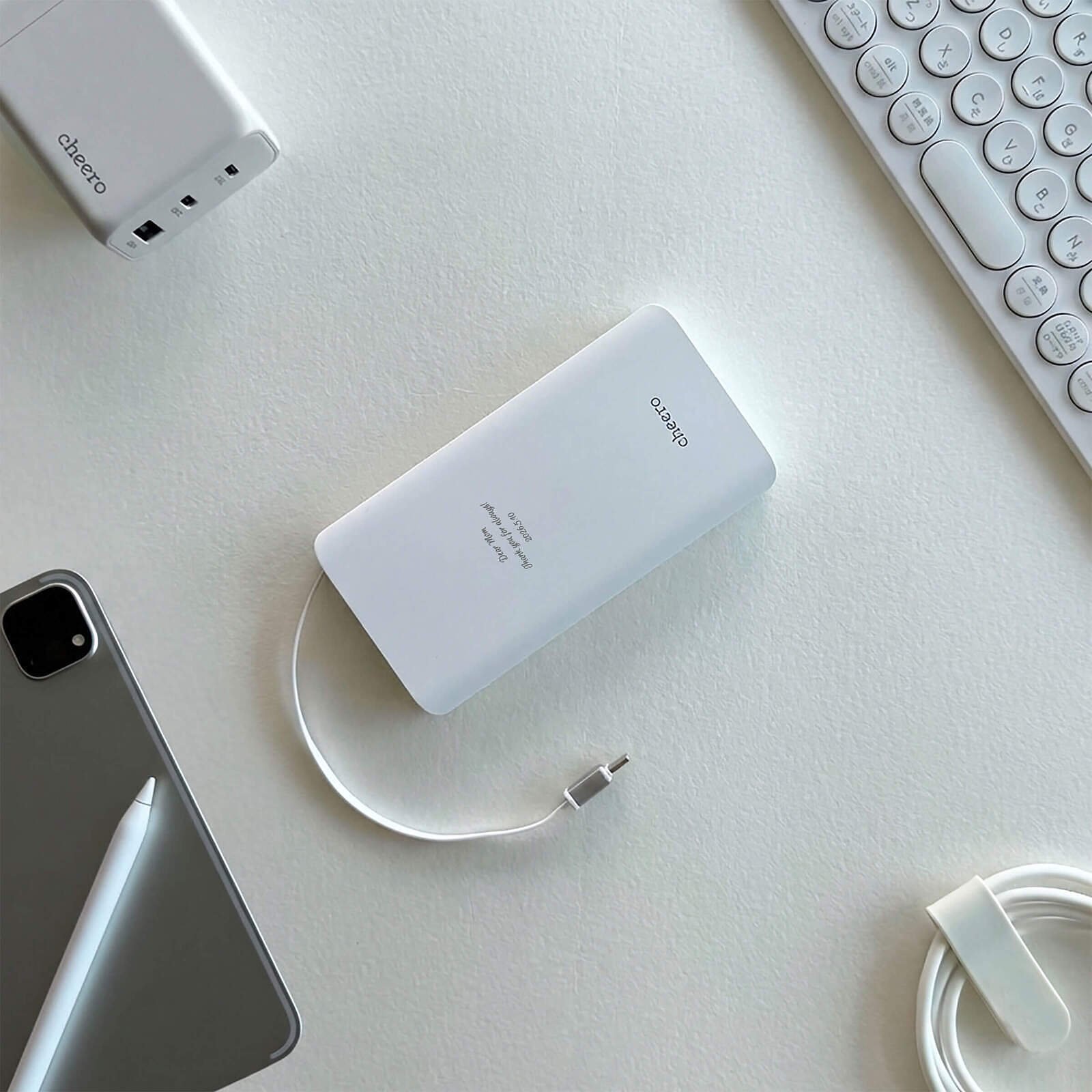 ママの携帯とハートを充電するバッテリーチャージャー