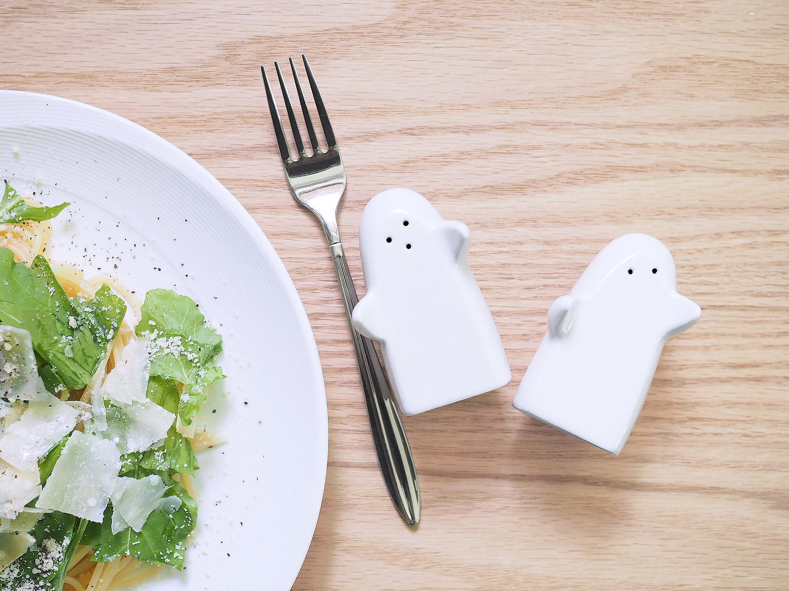 ハグ ソルト＆ペッパー シェーカーズ - スマートギフト