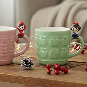 おすわりマグ 赤ずきん 4