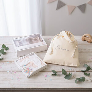 ベビーお食事ギフトセット 名入れ巾着バッグ入り ピンク 4