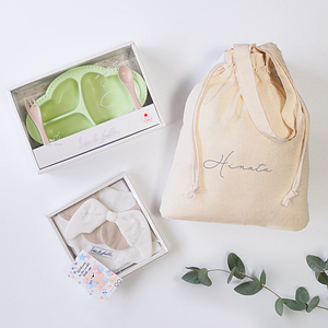 ベビーお食事ギフトセット 名入れ巾着バッグ入り ピンク 9