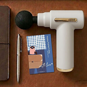 コンパクト マッサージガン クリスマスカード付 18