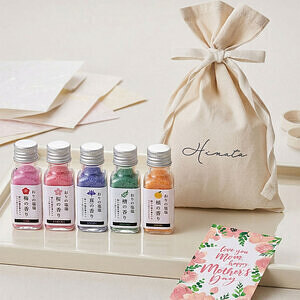 バスソルトギフトセット 彩り 名入れ巾着バッグ入り 母の日カード付 1