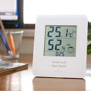 大きく読みやすいデジタル温湿度計
